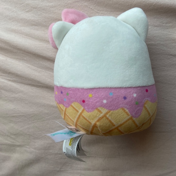 Cute HELLO KITTY icecream plushie strawberry - Picture 2 of 4